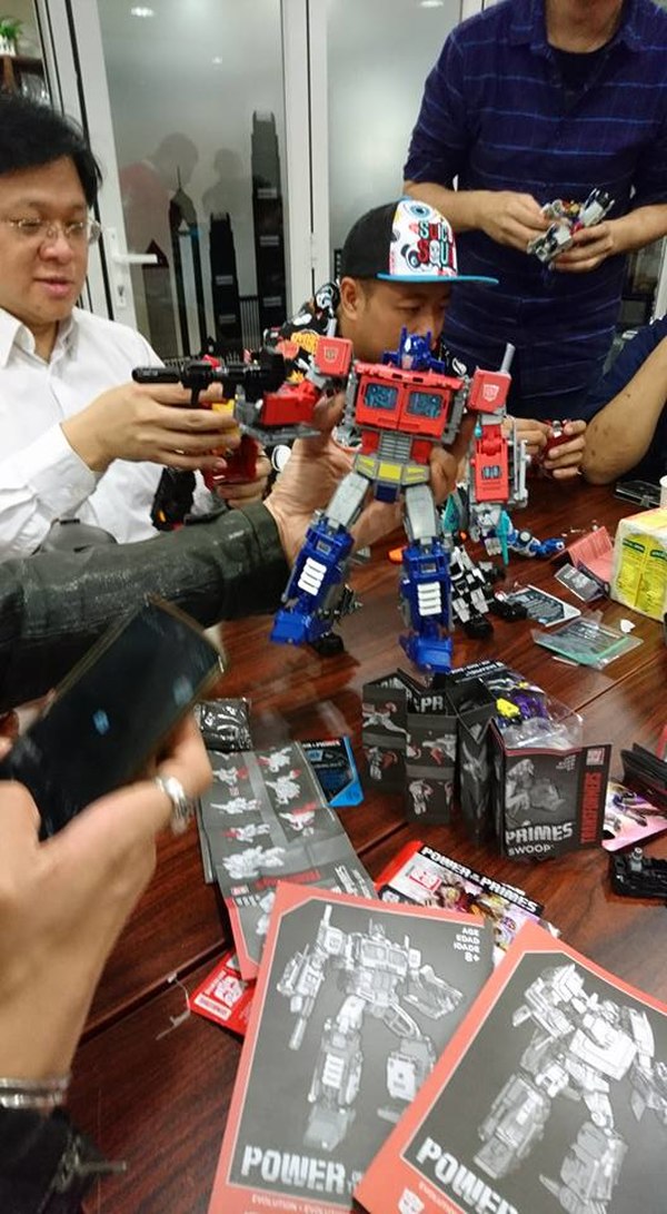 More In Hand Power Of The Primes Images From Hong Kong Fan Meetup  (34 of 66)